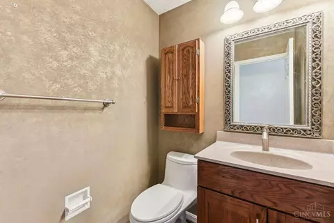 1698 Lockbourne Dr, Cincinnati, OH 45240 photo 28