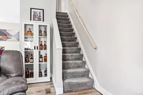 Entry Way - 1021 Beech Ave, Cincinnati, OH 45205 photo 3 of 3