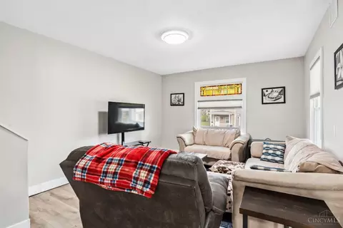 Living - 1021 Beech Ave, Cincinnati, OH 45205 photo 2 of 2