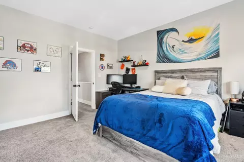 Bedroom - 1021 Beech Ave, Cincinnati, OH 45205 photo 5 of 6
