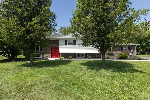 7904 Hummingbird Ln, West Chester, OH 45069