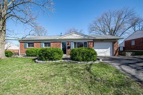 357 Farnsworth Dr, West Carrollton, OH 45449