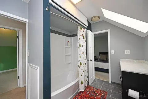 Bath - 813 Third St, Reading, OH 45215 photo 3 of 3