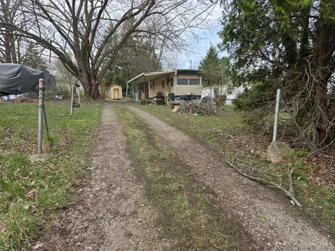 7011 Holiday Ct, Paint Twp, OH 45133