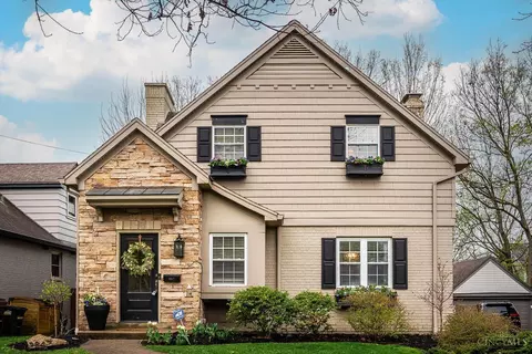 3847 Homewood Rd, Mariemont, OH 45227
