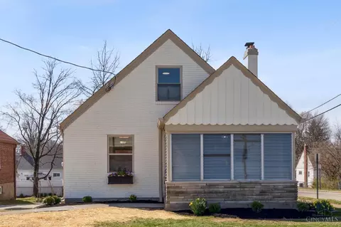 3973 Galbraith Rd, Deer Park, OH 45236