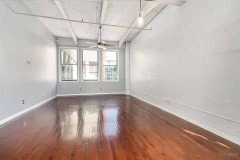 Living - 335 Fifth St, Cincinnati, OH 45202 photo 1 of 5