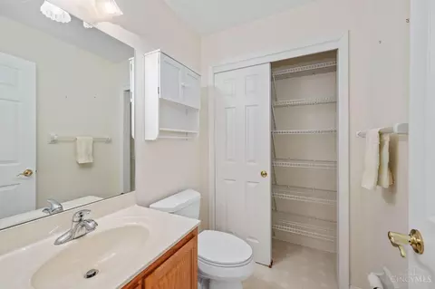 3075 Limestone Cir, Cincinnati, OH 45239 photo 17