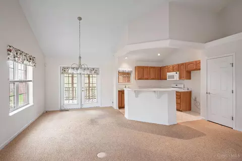 3075 Limestone Cir, Cincinnati, OH 45239 photo 8