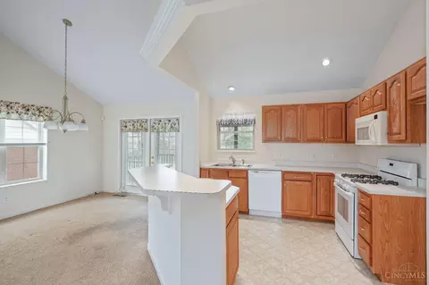 3075 Limestone Cir, Cincinnati, OH 45239 photo 12