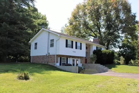 1764 Stuttgart Dr, Fayetteville, OH 45118