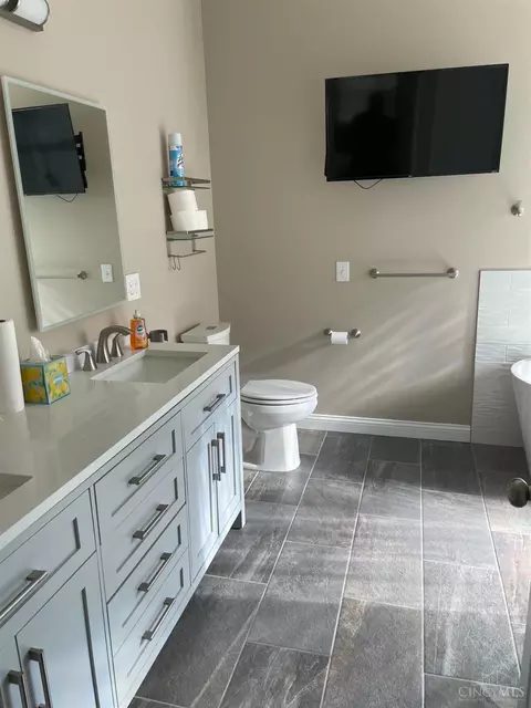Bath - 5259 Venetian Way, Morrow, OH 45152 photo 2 of 6