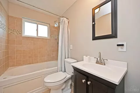 Bath - 6753 Golfway Dr, Cincinnati, OH 45239 photo 1 of 1