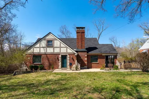 1247 Sutton Rd, Anderson Twp, OH 45230