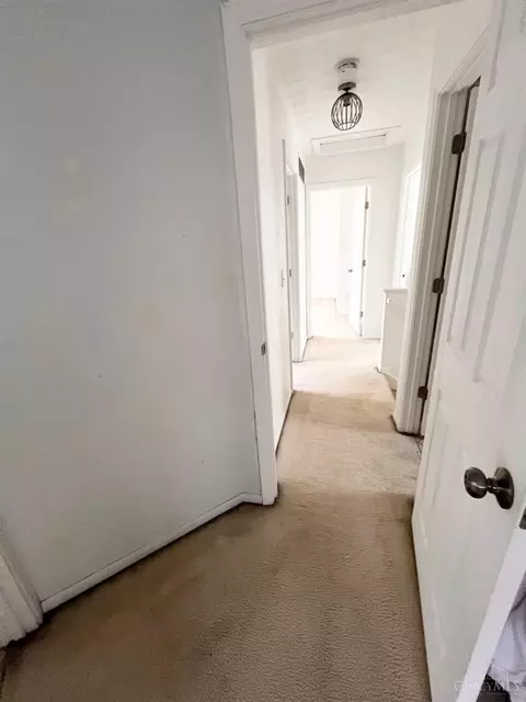Entry Way - 7992 Autumnwind Dr, Cincinnati, OH 45249 photo 2 of 2