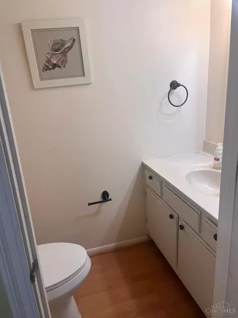 Bath - 7992 Autumnwind Dr, Cincinnati, OH 45249 photo 1 of 6
