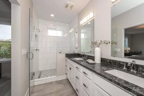 Bath - 3219 Gilbert Ave, Cincinnati, OH 45207 photo 2 of 3