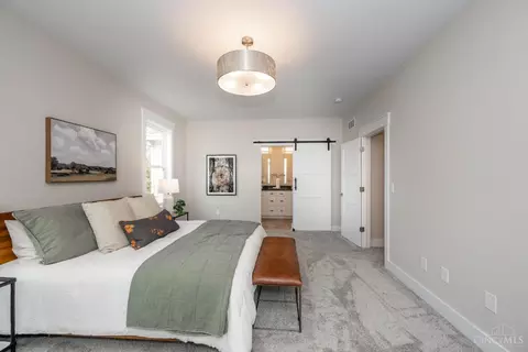 Bedroom - 3219 Gilbert Ave, Cincinnati, OH 45207 photo 1 of 6