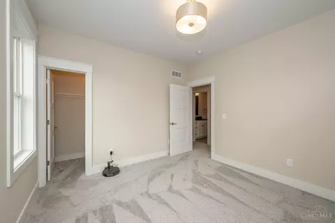 Bedroom - 3219 Gilbert Ave, Cincinnati, OH 45207 photo 5 of 6