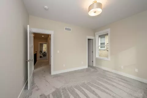 Bedroom - 3219 Gilbert Ave, Cincinnati, OH 45207 photo 3 of 6