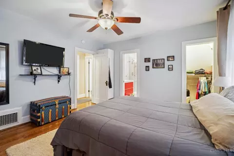 Bedroom - 3308 Morrison Ave, Cincinnati, OH 45220 photo 2 of 4