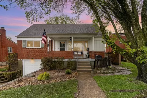 5525 Woodhaven Dr, Cincinnati, OH 45248