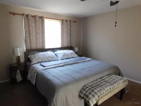 Bedroom - 10653 Mill Rd, Cincinnati, OH 45240 photo 2 of 6