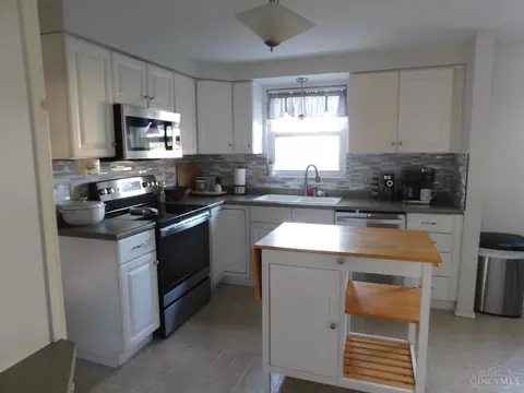 Kitchen - 10653 Mill Rd, Cincinnati, OH 45240 photo 4 of 4