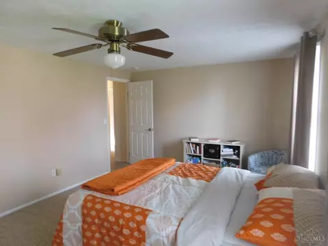Bedroom - 10653 Mill Rd, Cincinnati, OH 45240 photo 3 of 6