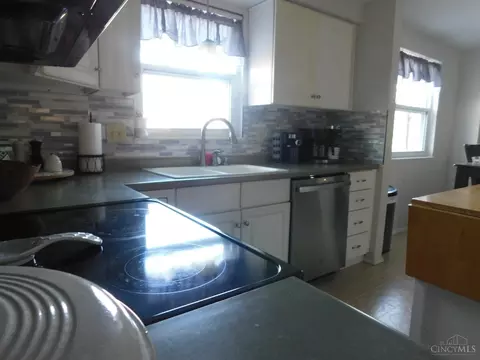 Kitchen - 10653 Mill Rd, Cincinnati, OH 45240 photo 3 of 4