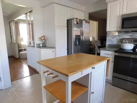 Kitchen - 10653 Mill Rd, Cincinnati, OH 45240 photo 1 of 4