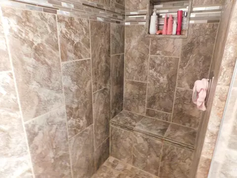 Bath - 10653 Mill Rd, Cincinnati, OH 45240 photo 2 of 4