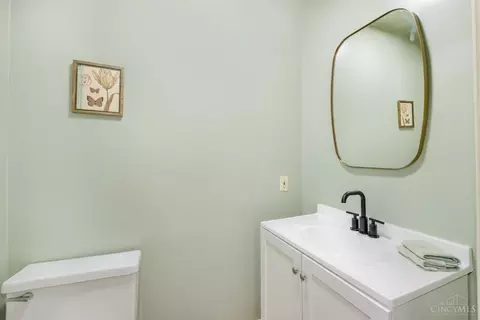 Bath - 12 Ashby St, Greenhills, OH 45218 photo 1 of 2