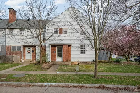Exterior - 12 Ashby St, Greenhills, OH 45218 photo 2 of 5