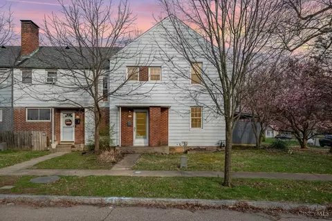 12 Ashby St, Greenhills, OH 45218