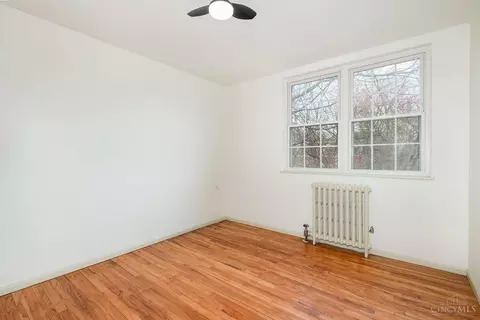 Bedroom - 12 Ashby St, Greenhills, OH 45218 photo 4 of 4