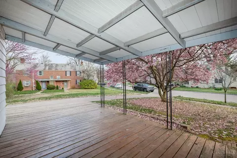 Exterior - 12 Ashby St, Greenhills, OH 45218 photo 3 of 5