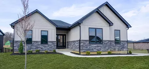 9327 Rochelle Ln, Dayton, OH 45458