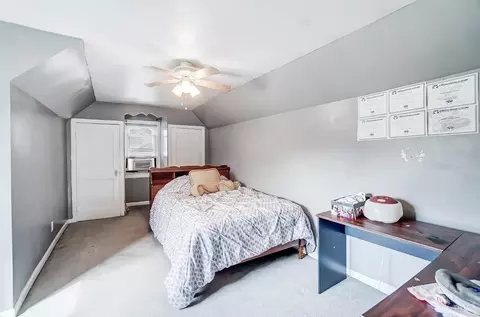 Bedroom - 3459 Ebenezer Rd, Cincinnati, OH 45248 photo 3 of 4
