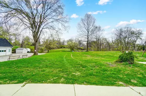 Exterior - 3459 Ebenezer Rd, Cincinnati, OH 45248 photo 5 of 8