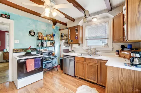 Kitchen - 3459 Ebenezer Rd, Cincinnati, OH 45248 photo 1 of 2