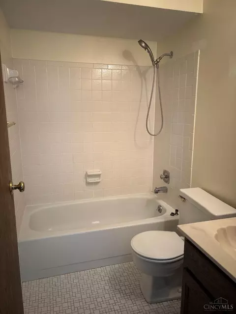Bath - 1793 Springdale Rd, Cincinnati, OH 45231 photo 3 of 3