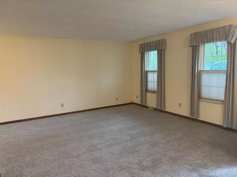 Living - 1793 Springdale Rd, Cincinnati, OH 45231 photo 4 of 5