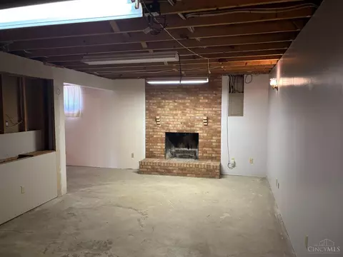 Living - 1793 Springdale Rd, Cincinnati, OH 45231 photo 1 of 5