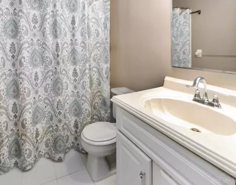 Bath - 3656 Parfore Ct, Cincinnati, OH 45245 photo 2 of 2
