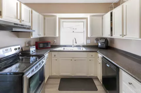 Kitchen - 3656 Parfore Ct, Cincinnati, OH 45245 photo 1 of 2