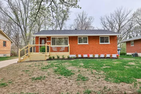10586 Thornview Dr, Sharonville, OH 45241
