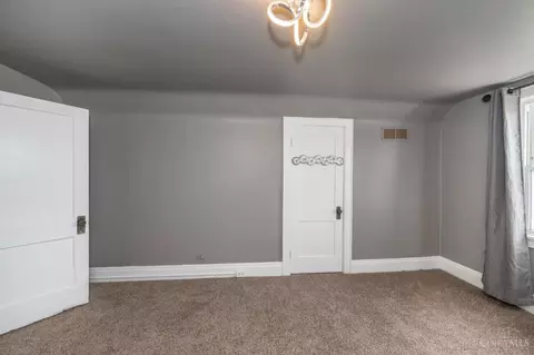 Bedroom - 3221 Phoenix Ave, Cheviot, OH 45211 photo 4 of 6