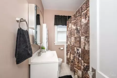 Bath - 3221 Phoenix Ave, Cheviot, OH 45211 photo 1 of 4