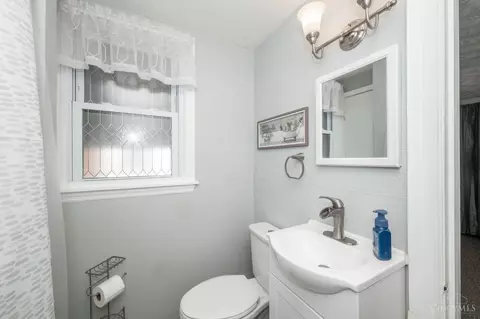 Bath - 3221 Phoenix Ave, Cheviot, OH 45211 photo 4 of 4